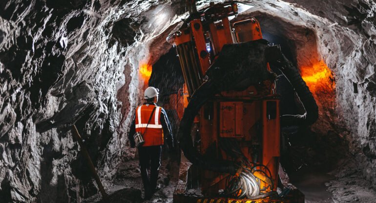 GoldMinerTunnelAdobe11.jpg GoldMinerTunnelAdobe11.jpg