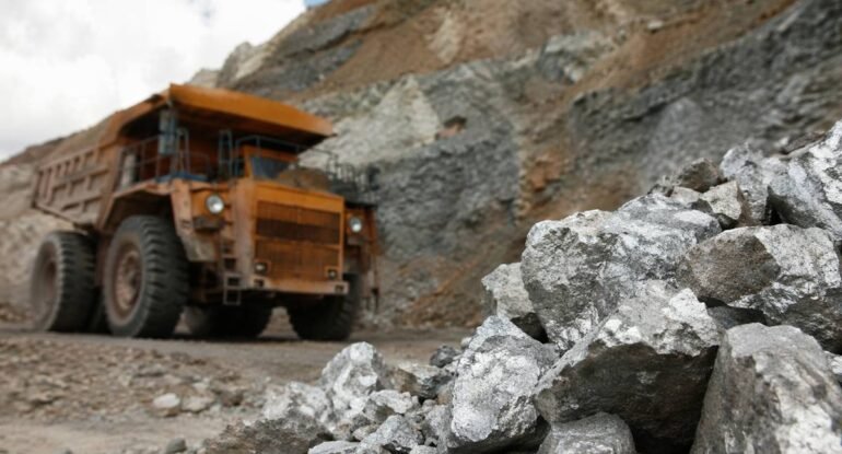 mining_image_small_1.jpg