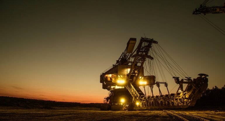 mining-excavator-1736293_128011_1.jpg mining-excavator-1736293_128011_1.jpg
