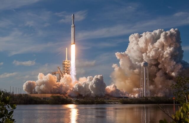 spacex-OHOU-5UVIYQ-unsplash_2.jpg