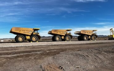 Mining_Trucks_4.jpg Mining_Trucks_4.jpg